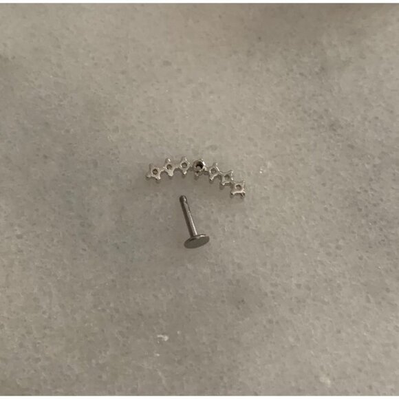 Silver Crystal Arch Cartilage Earring Brand New - Picture 3 of 3